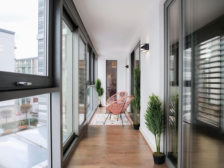 Appartement Stylish Urban Sanctuary With Parking *