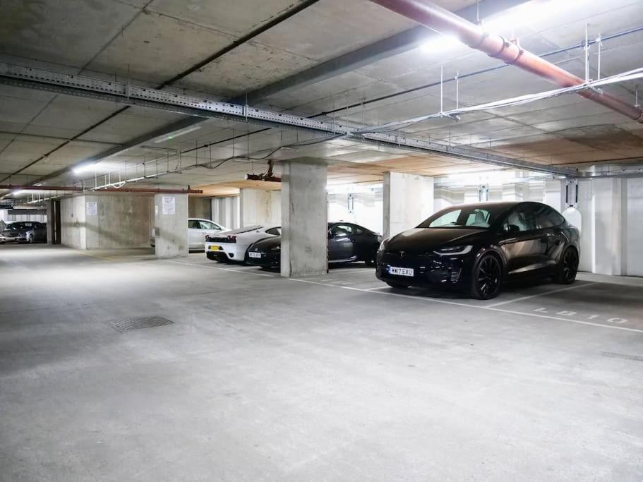 Stylish Urban Sanctuary With Parking Appartement *