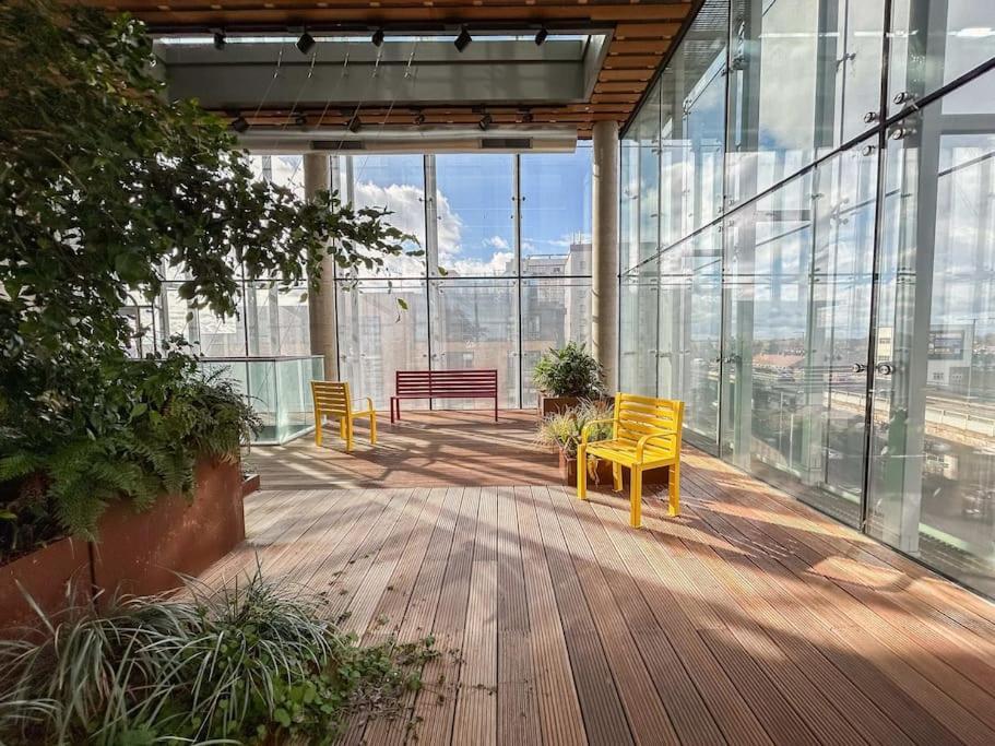 Stylish Urban Sanctuary With Parking Appartement *