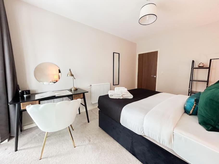 Stylish Urban Sanctuary With Parking Appartement