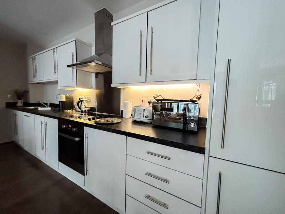 Stylish Urban Sanctuary With Parking Appartement *