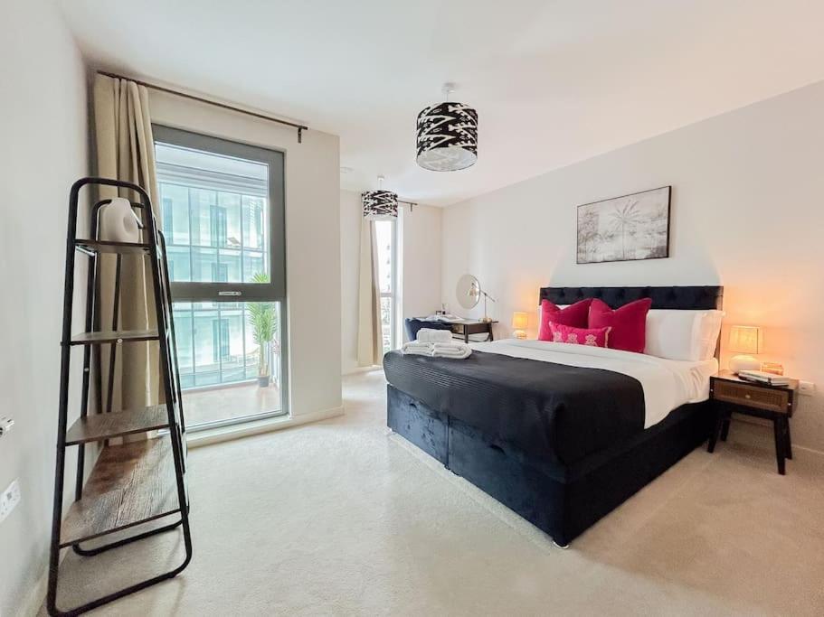 Appartement Stylish Urban Sanctuary With Parking *