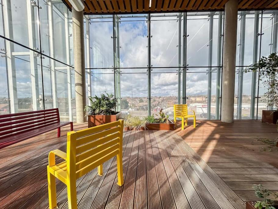 Appartement Stylish Urban Sanctuary With Parking *