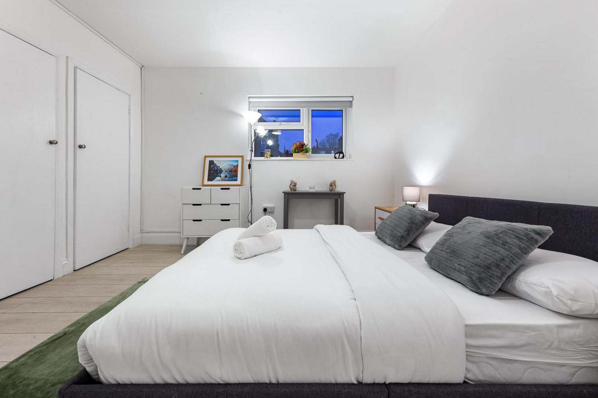 Holiday Near Kings Cross Sleep 12 Sp7 Apartment *