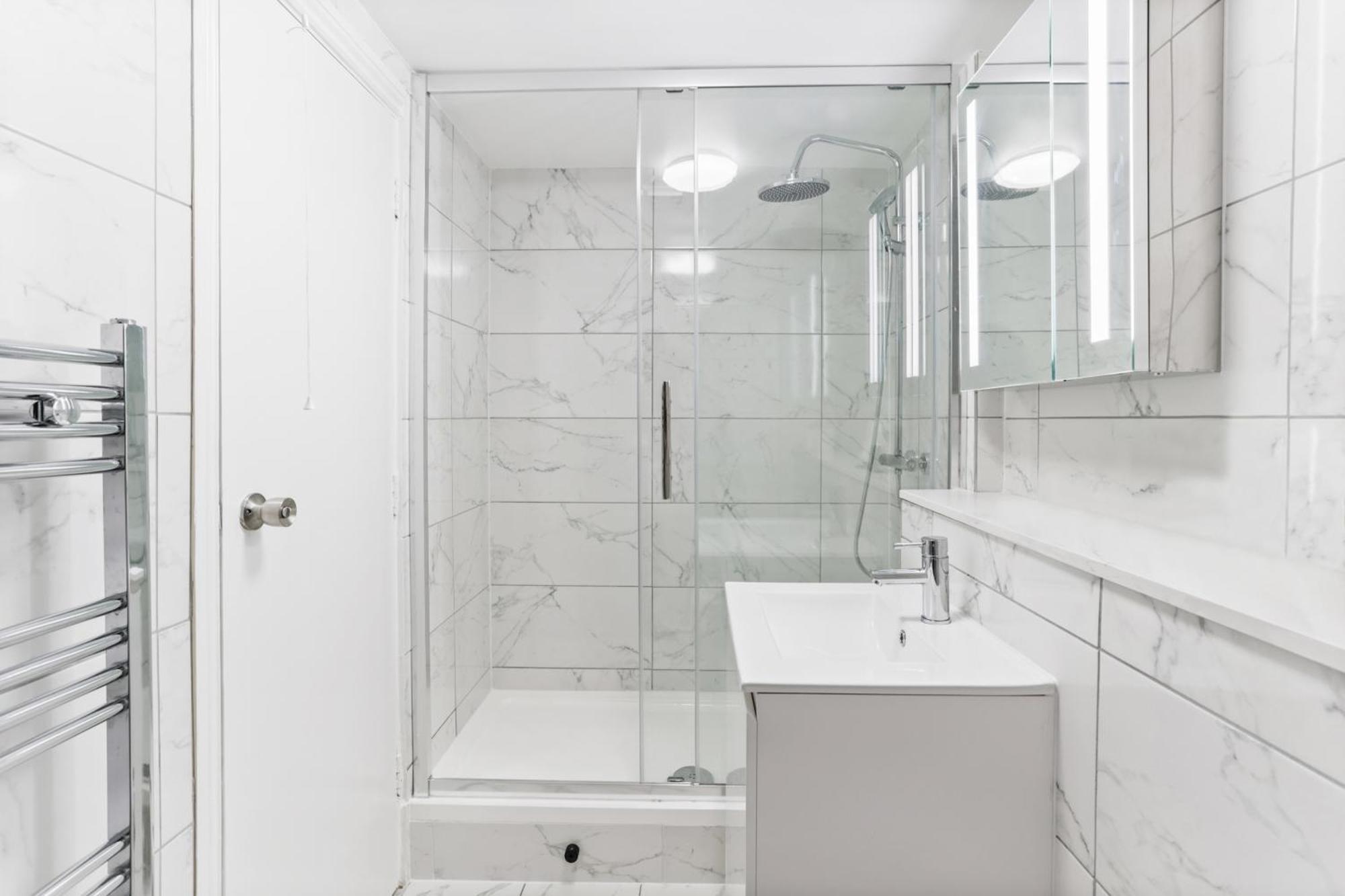 Capital 516, Chelsea Cloisters Apartment London