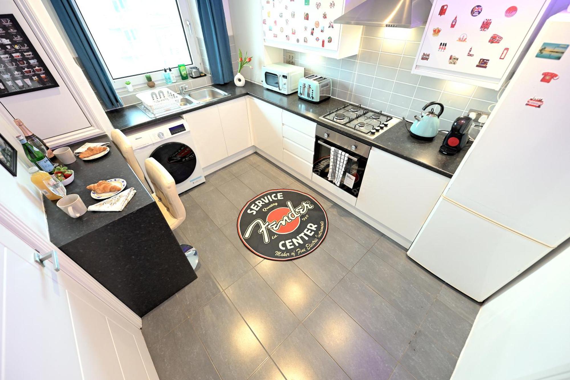 Superb 4 Bedroom Flat In The Heart Of Camden Town * London