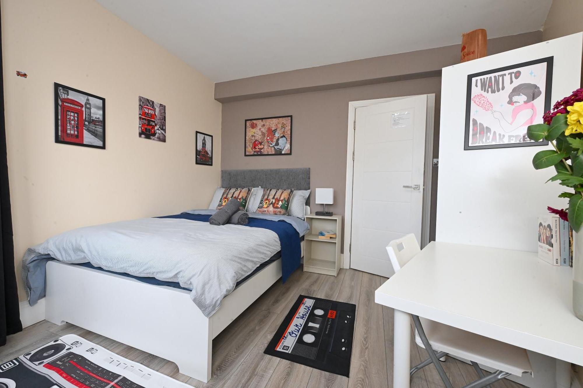 Superb 4 Bedroom Flat In The Heart Of Camden Town *