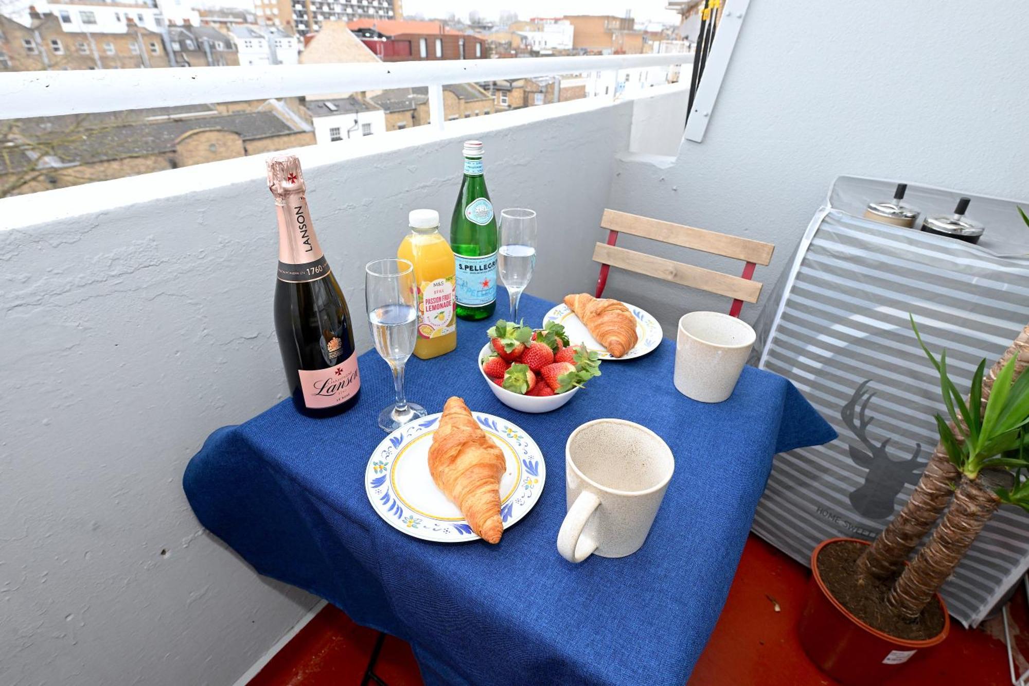 Superb 4 Bedroom Flat In The Heart Of Camden Town *