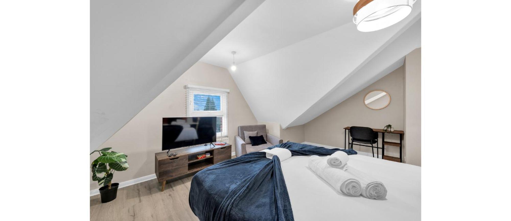 Apartamento Whimsical Nook: Cozy With Separate Kitchen Londres