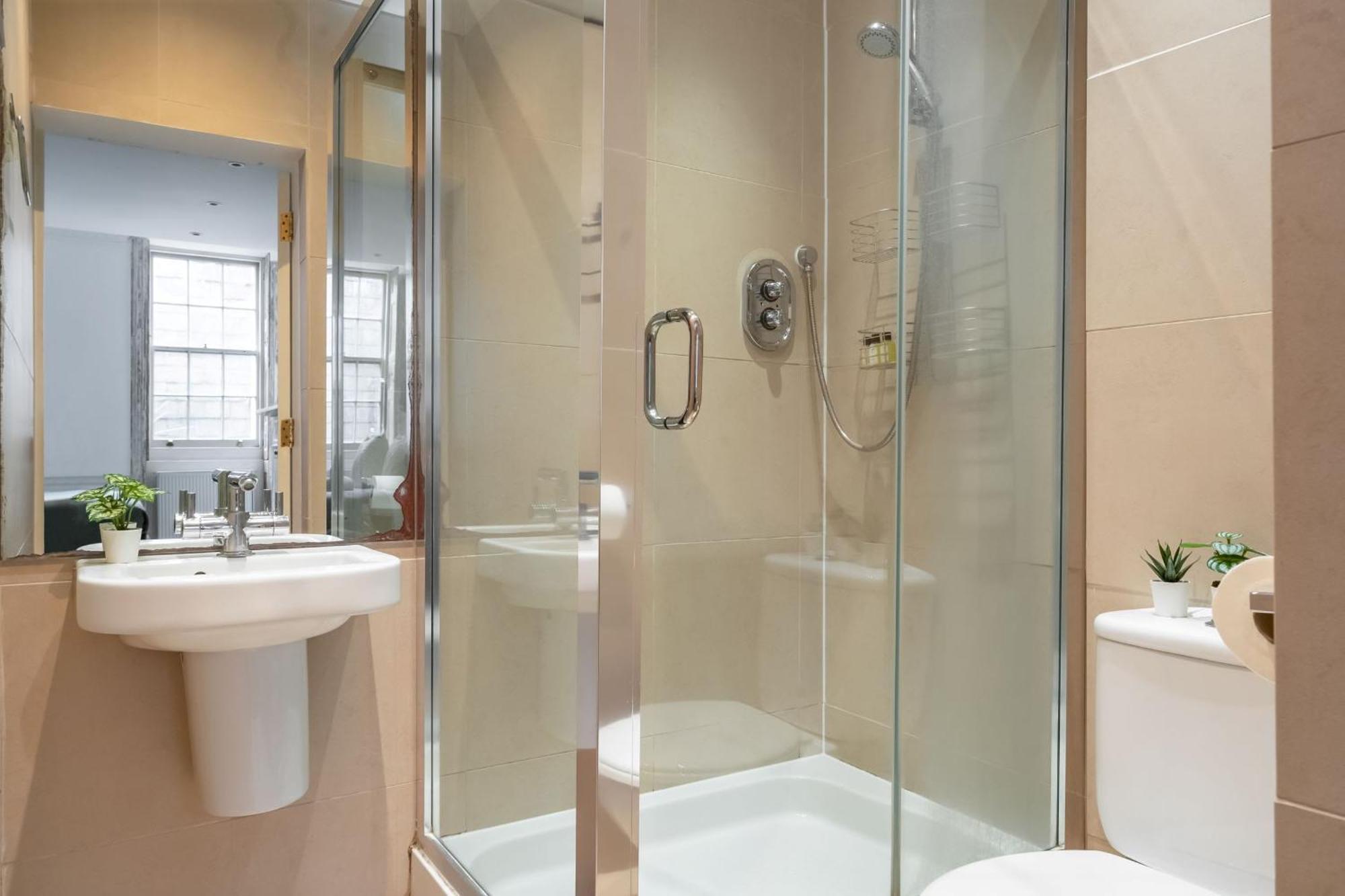 Apartment Vauxhall - 2br With Patio - Cityapartmentstay *