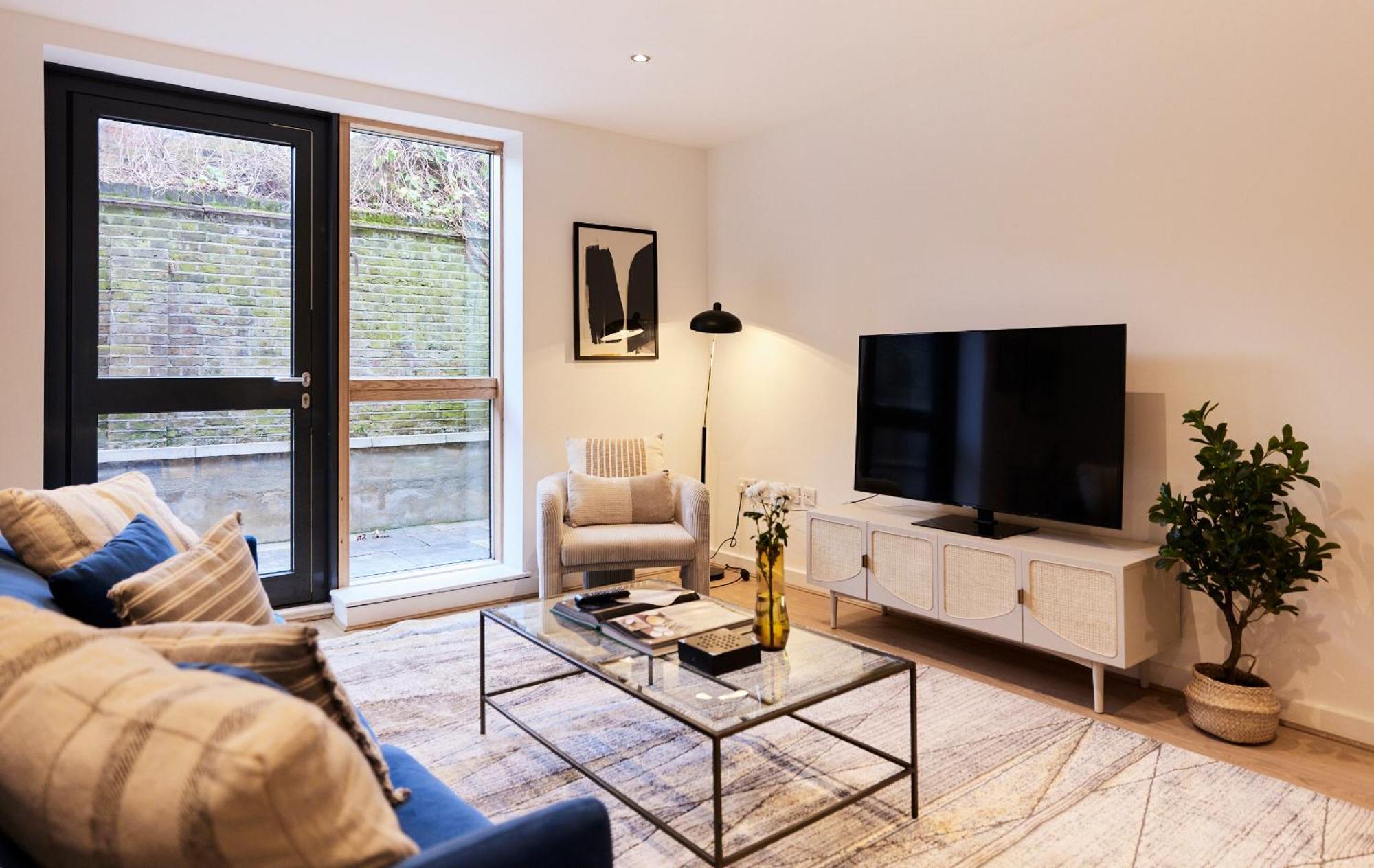 Apartment The Putney Escape - Trendy 2bdr Flat With Terrace + Parking *