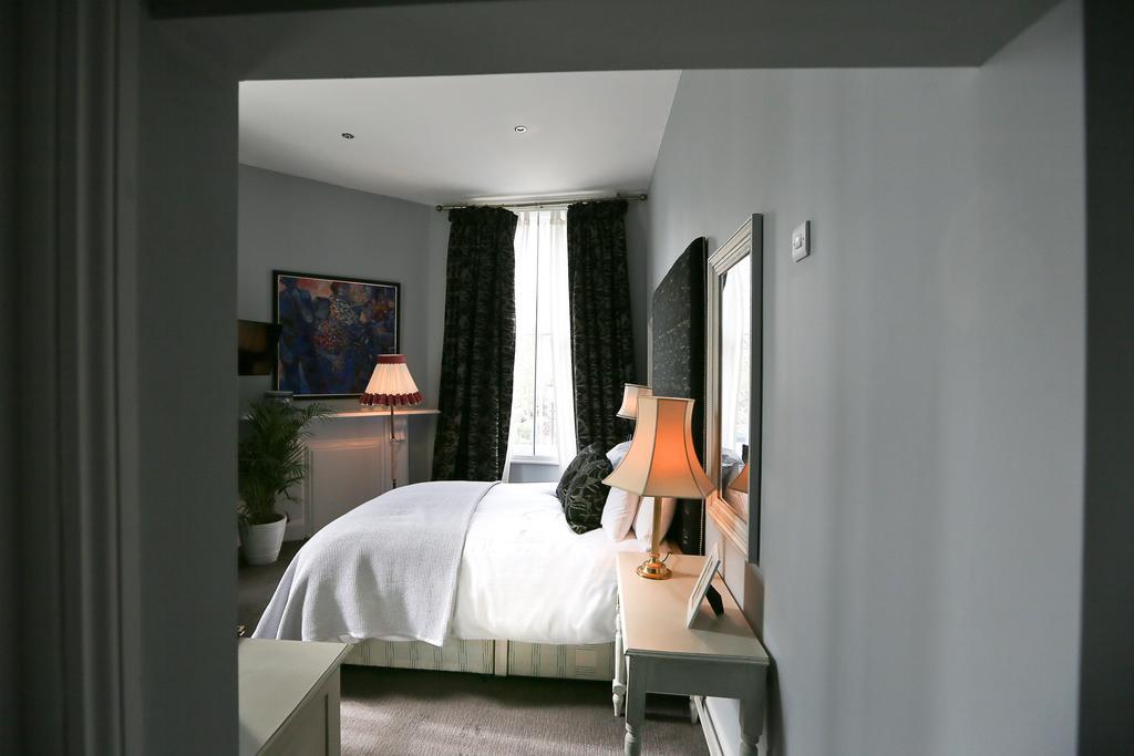 The Crown And Sceptre Hotel