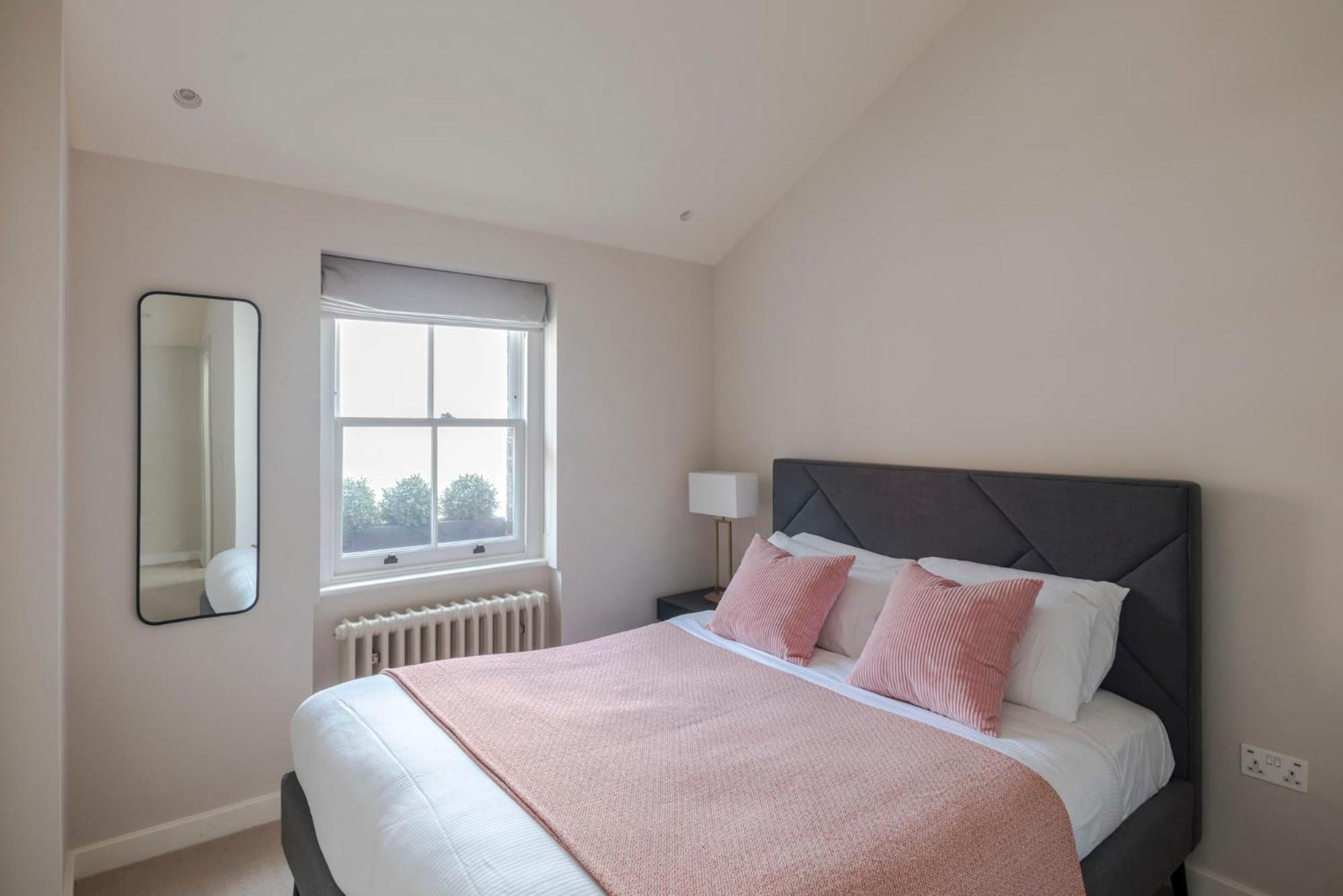Parkside House - Regent's Park - By Frankie Says * London