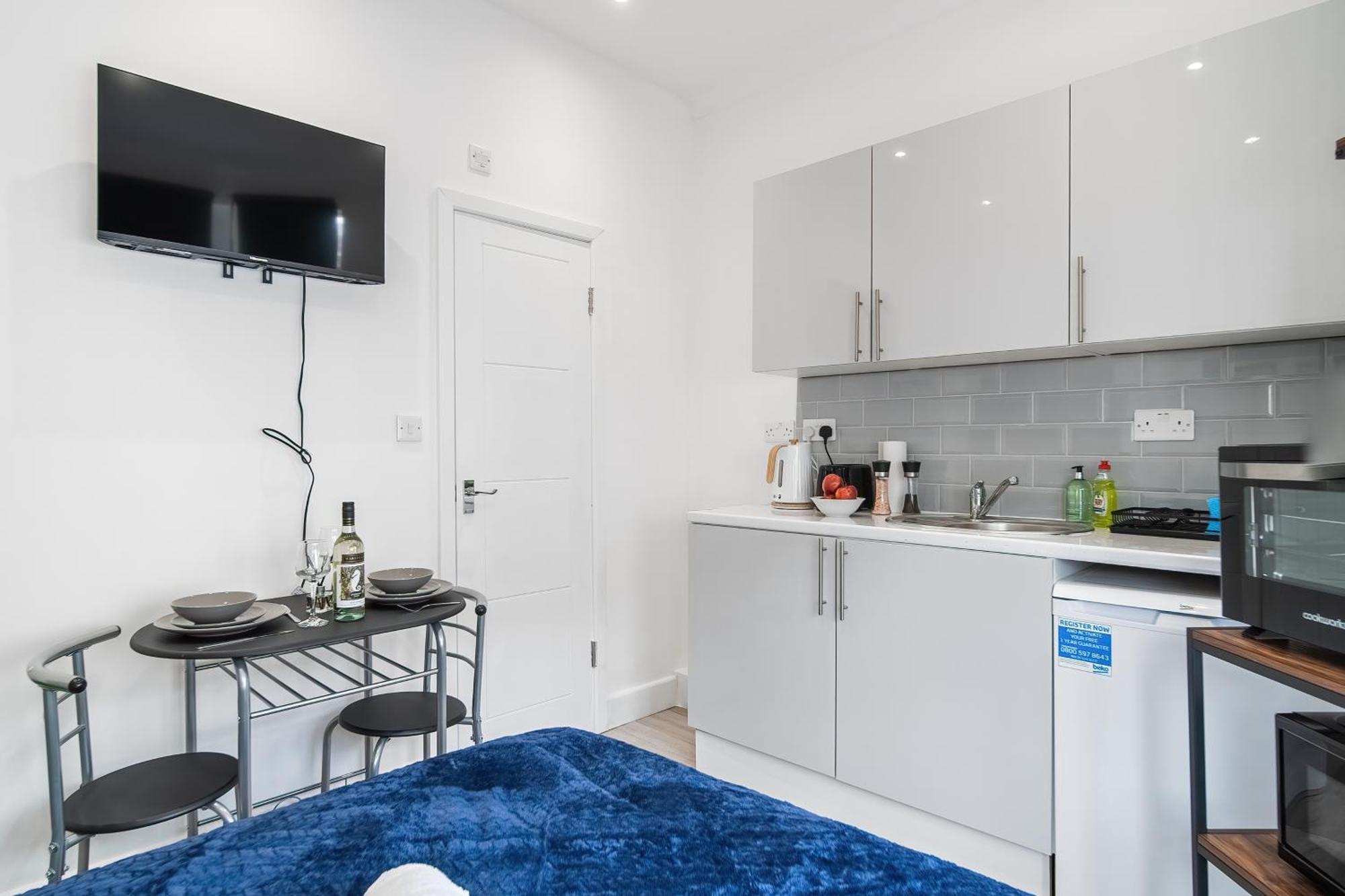 Modern Studio By Livestay Short Lets & Serviced Guest house *