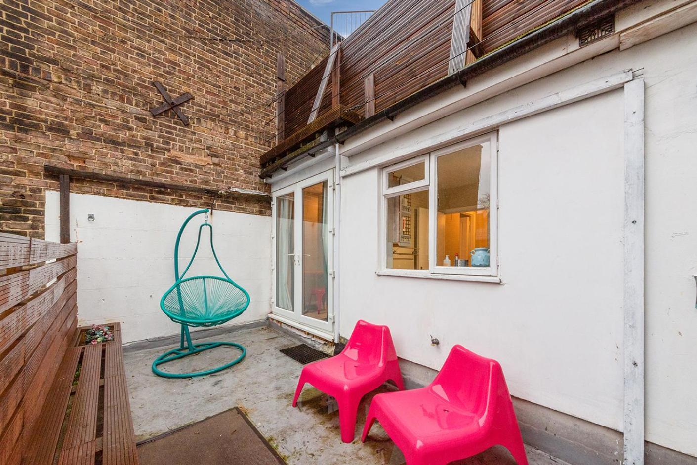 Modernised 1 And 2 Bedrooms Option Terrace And Balcony High Street Apartment London