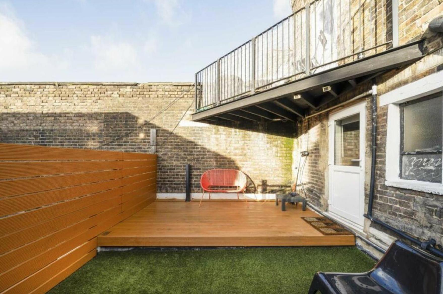 Modernised 1 And 2 Bedrooms Option Terrace And Balcony High Street *