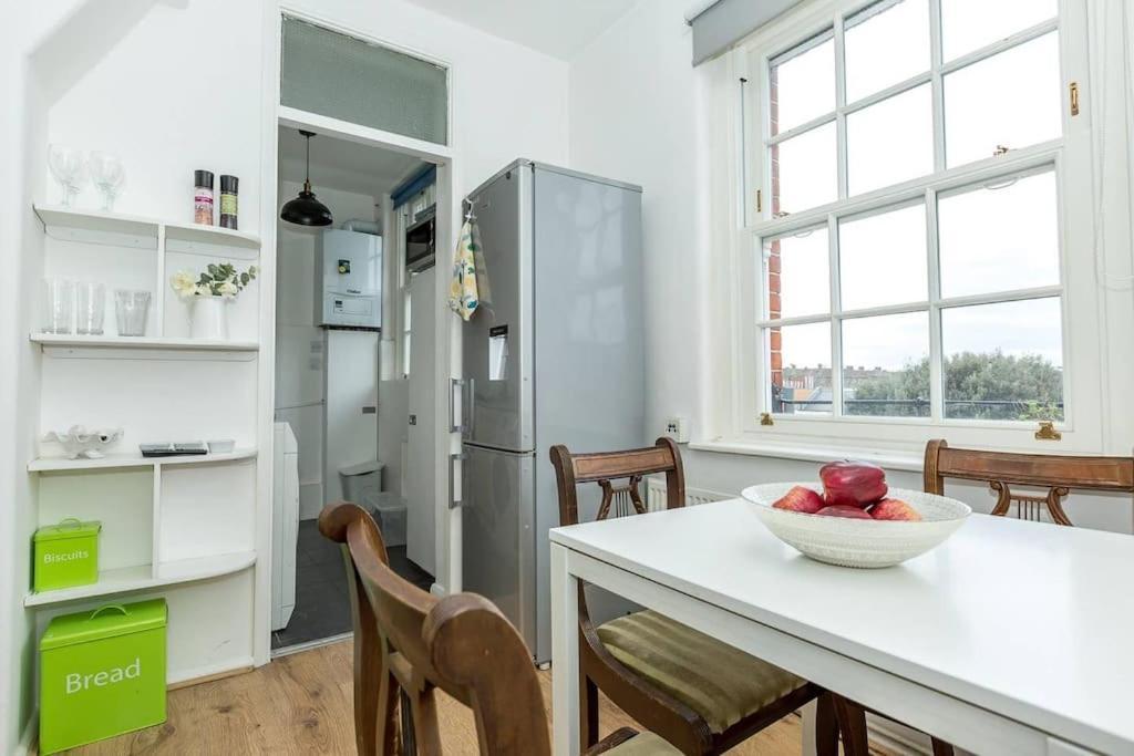 1 Bedroom *zone 1* Elephant And Castle * Londen