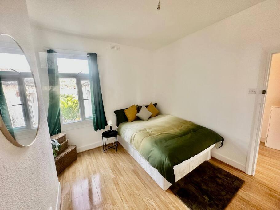 Cosy Two Bedroom Apartment,se13 * Londres