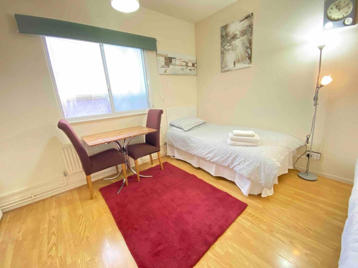 Single - Kings Cross, Female Only,,