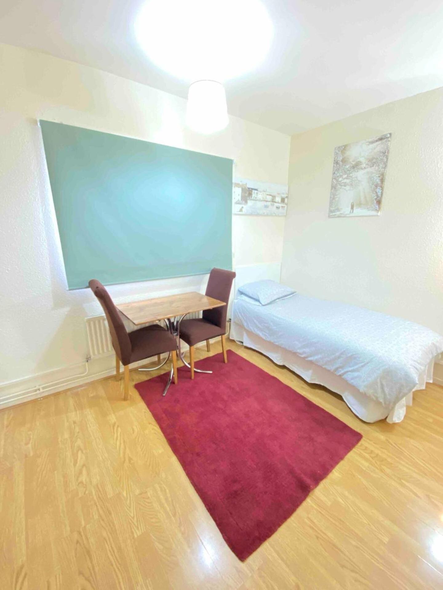 Single - Kings Cross, Female Only,, Homestay