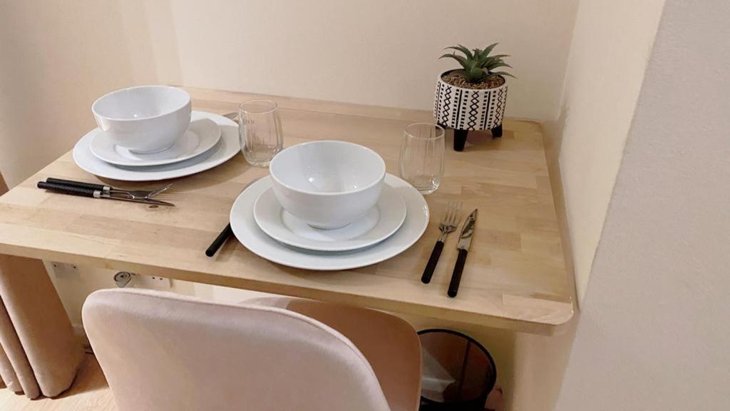 Uk Chaps Retreat: Chelsea Haven With Private Balcony Apartment *