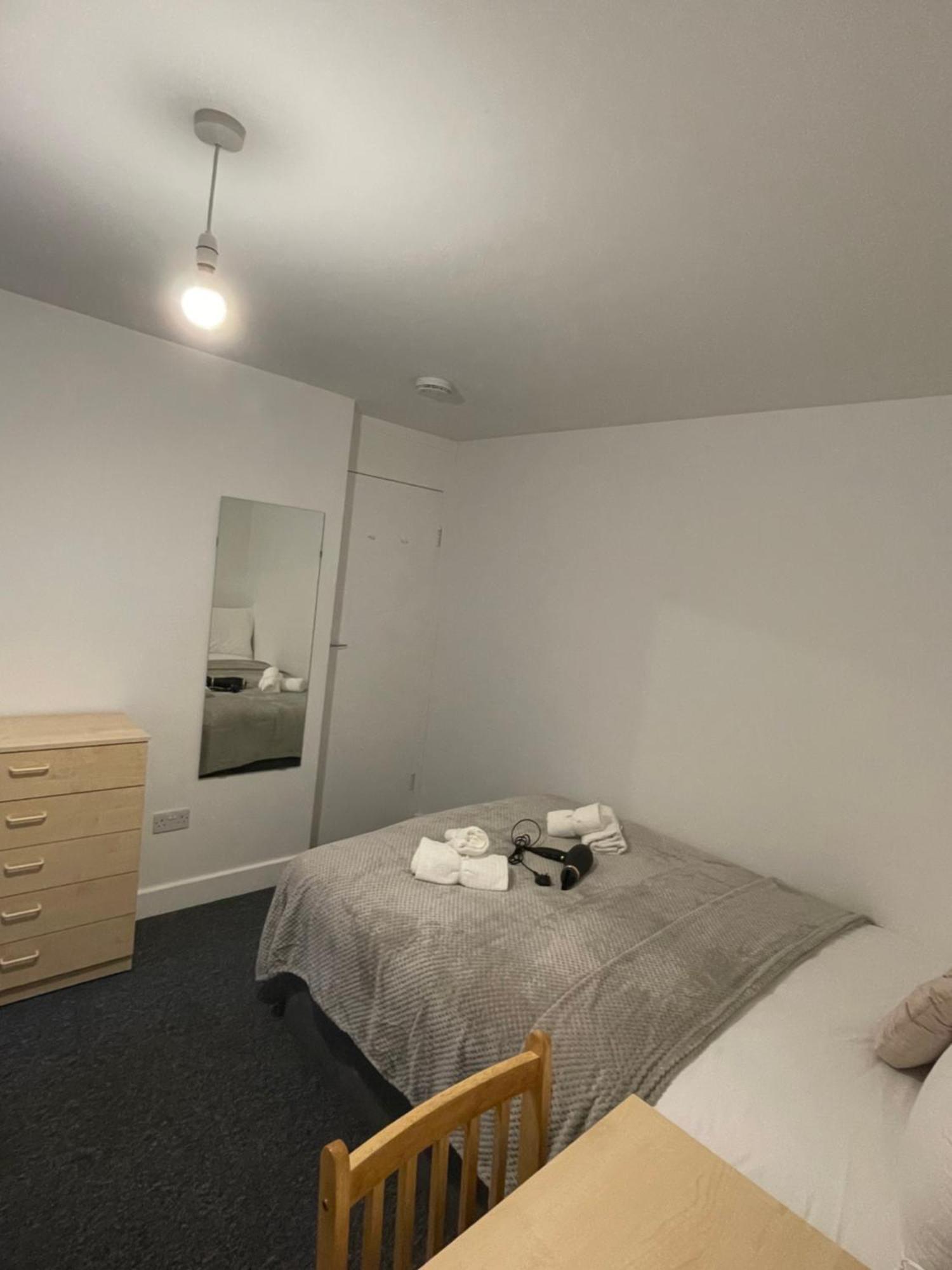 Lovely Triple And Quadruple In Euston & Square In Londen