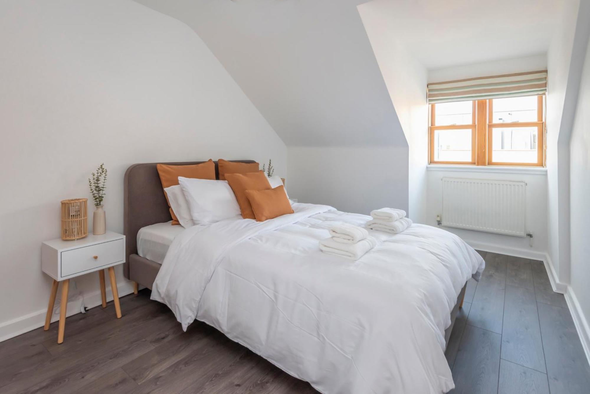 The Loft - Spacious Luxury 2 Bed 2 Bath With Free Secure Parking And Tube Close By * London