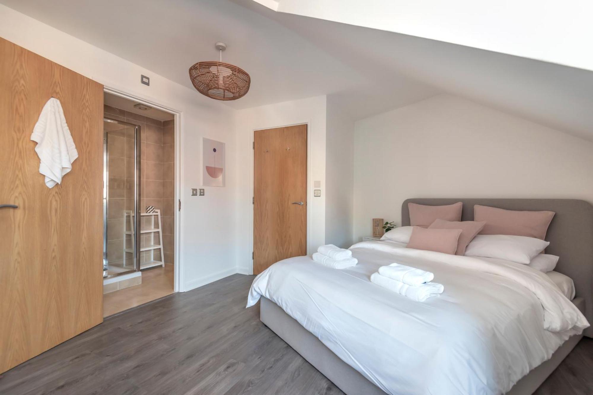 The Loft - Spacious Luxury 2 Bed 2 Bath With Free Secure Parking And Tube Close By * London