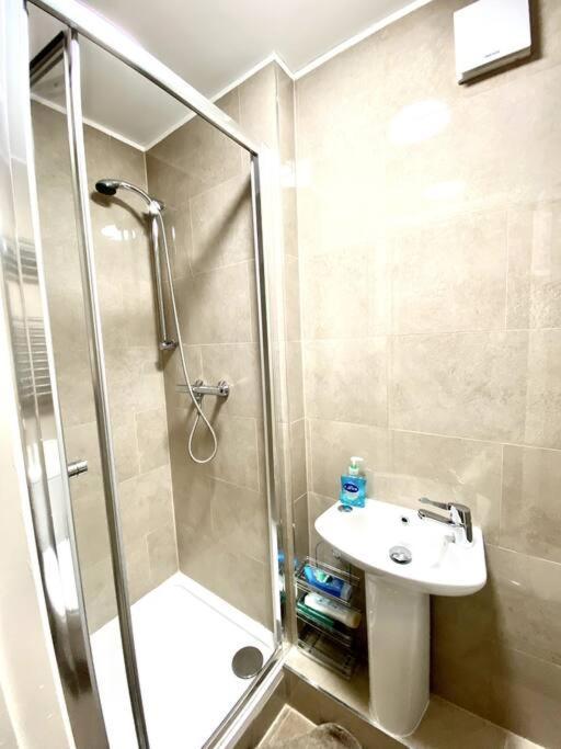 Private Studio In Central Moments From Oxford St Appartement Londen