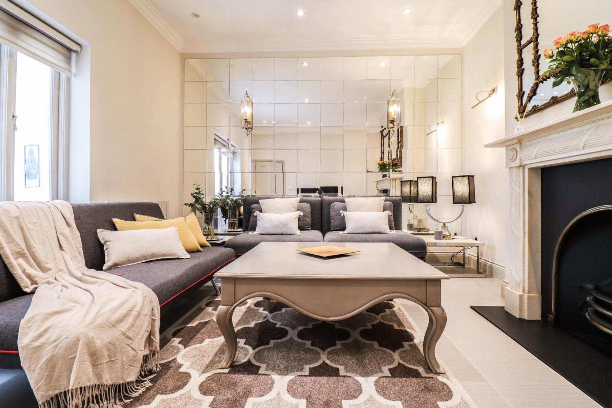Delightful Kensington Apartment *