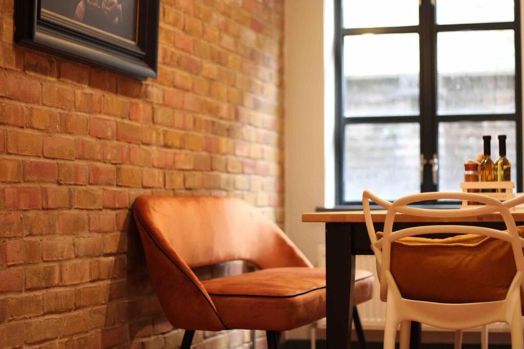 Luxury Warehouse Conversion - Shoreditch Apartment London