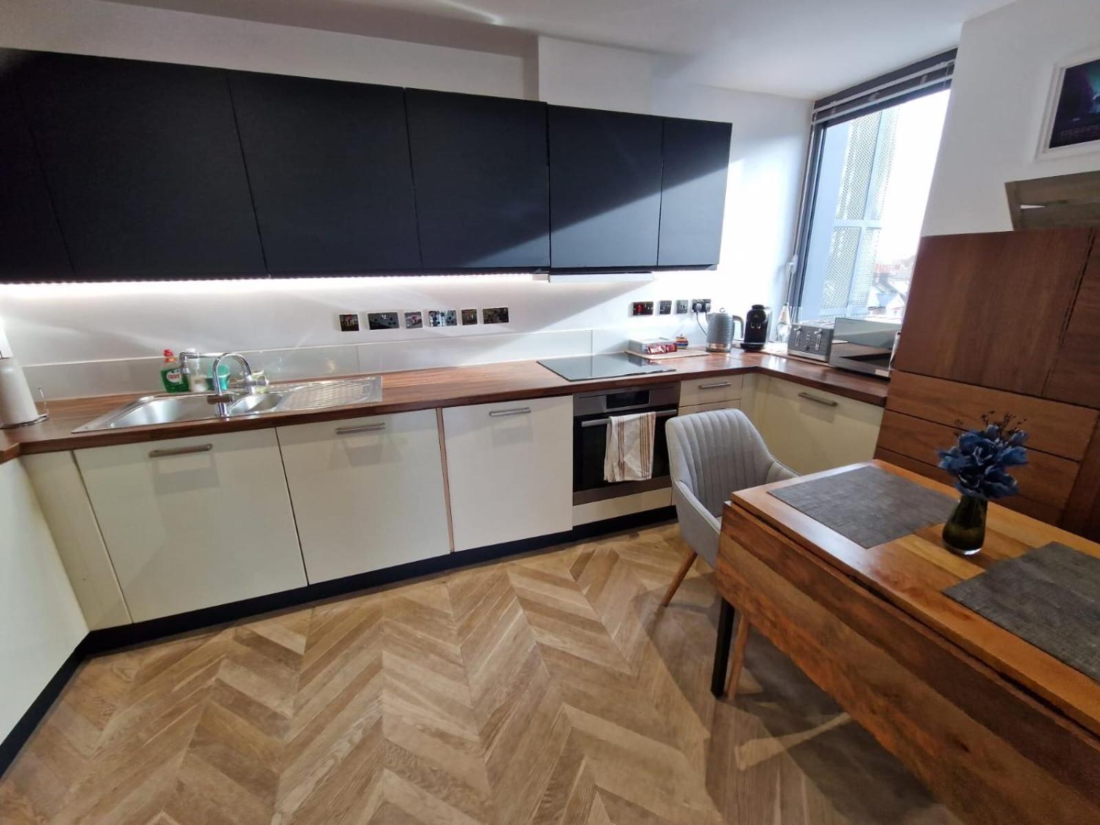 Cosy 1 Bedroom With Balcony Near Chiswick London