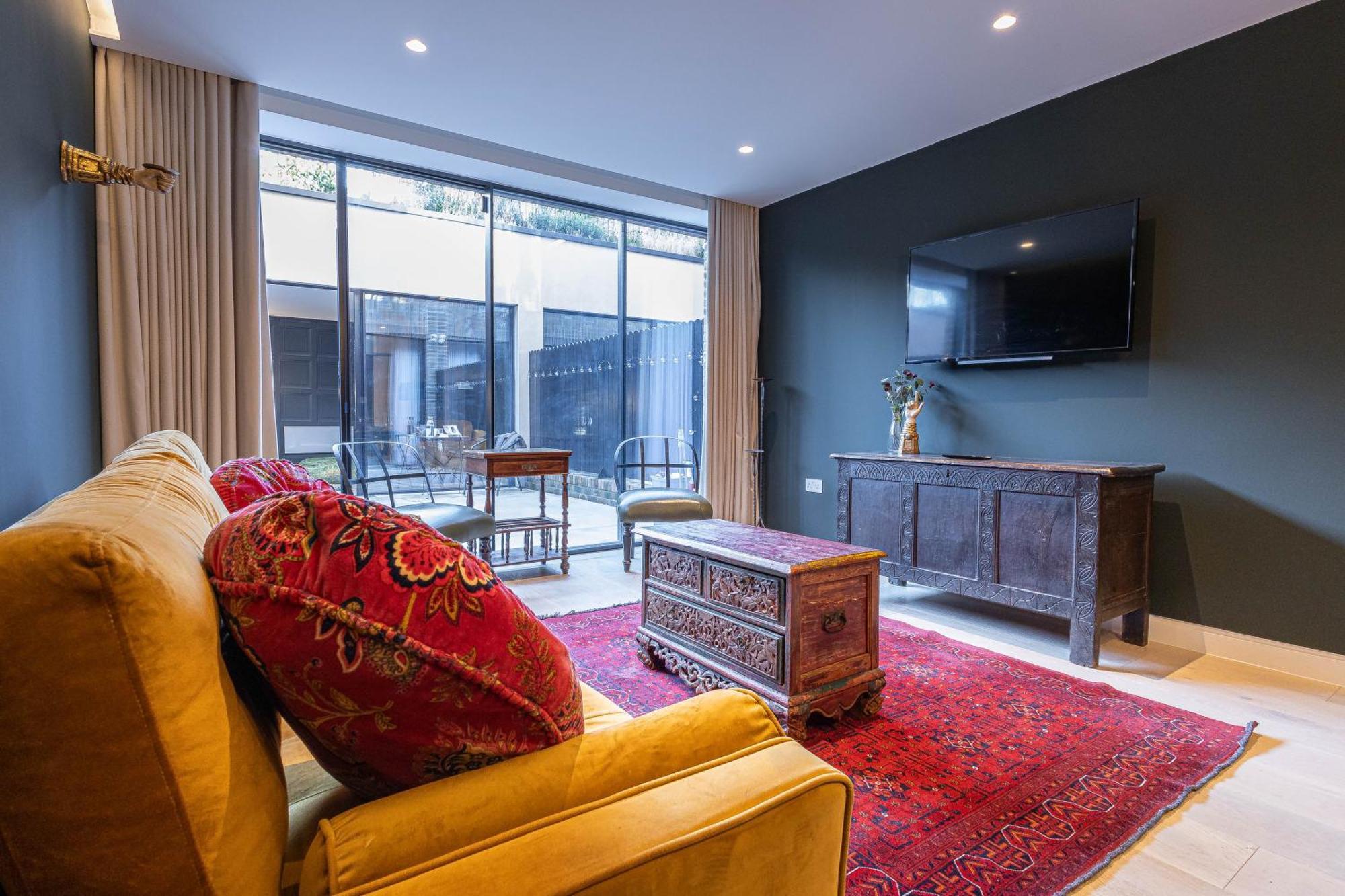 The Arches Luxurious Three Bedroom Close To Hampstead Heath With Garden Balcony And Courtyard * Londres