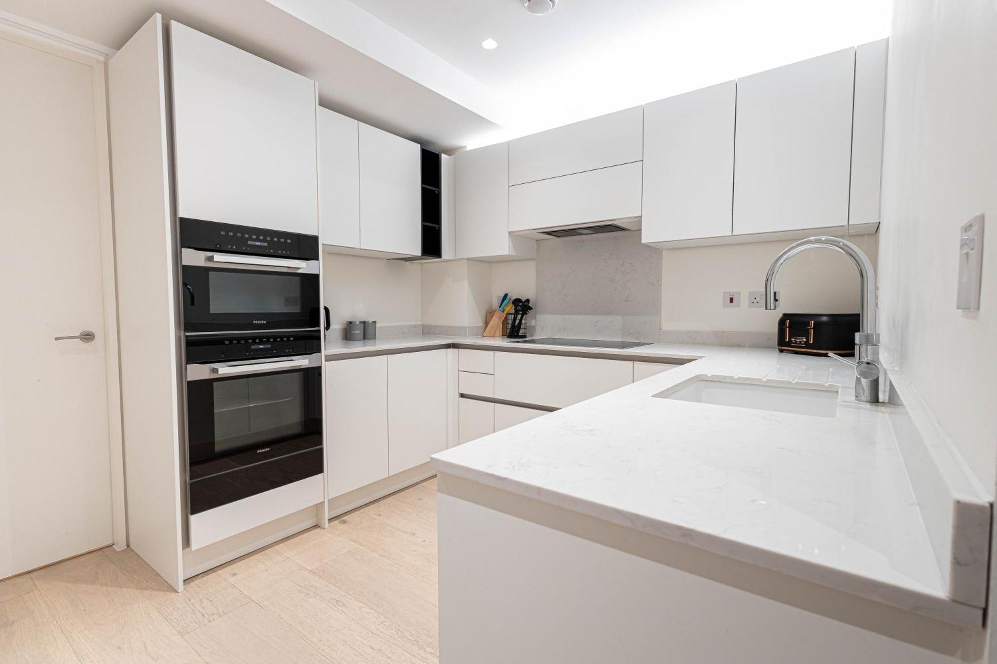 The Arches Luxurious Three Bedroom Close To Hampstead Heath With Garden Balcony And Courtyard Apartamento