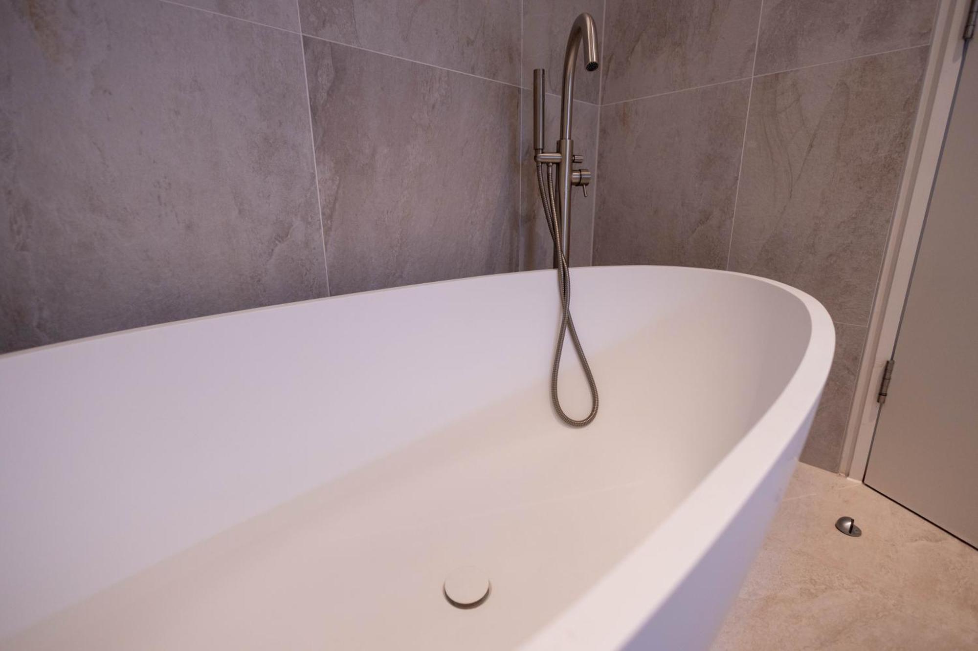 The Arches Luxurious Three Bedroom Close To Hampstead Heath With Garden Balcony And Courtyard Apartamento Londres