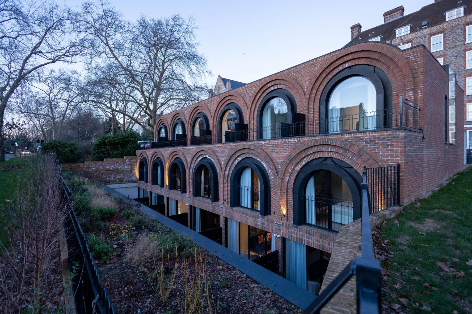 The Arches Luxurious Three Bedroom Close To Hampstead Heath With Garden Balcony And Courtyard Londres