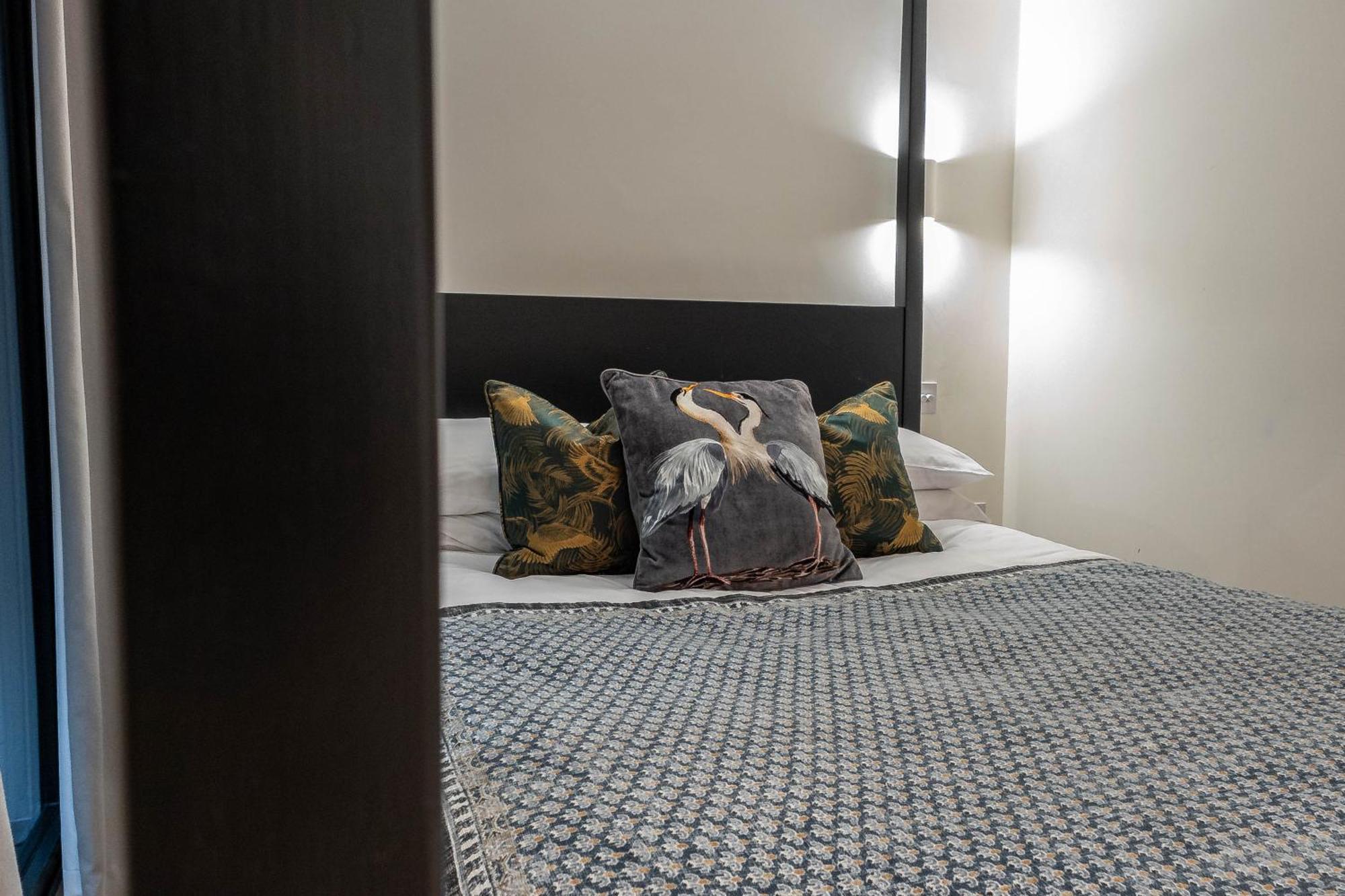 The Arches Luxurious Three Bedroom Close To Hampstead Heath With Garden Balcony And Courtyard Londres