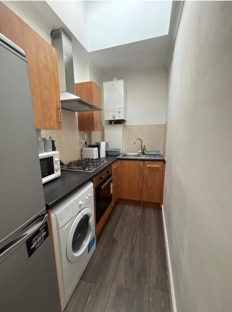 Flat 6, 419 Fulham * London