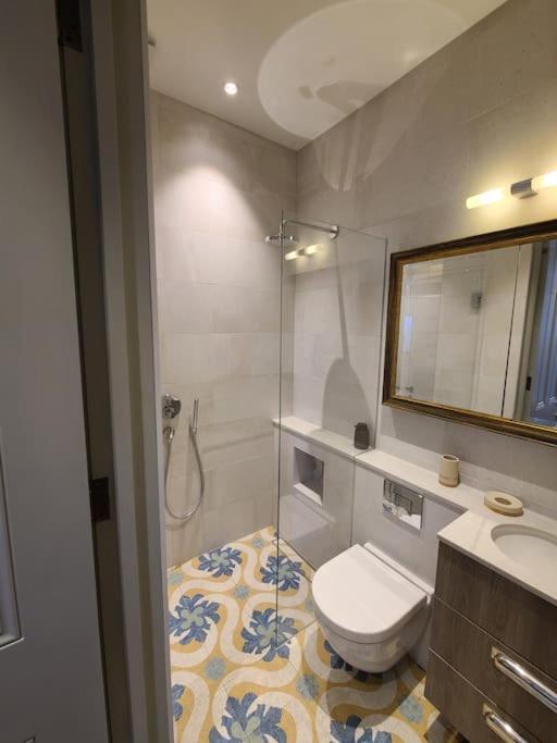 Apartment New Boutique Ground Floor London