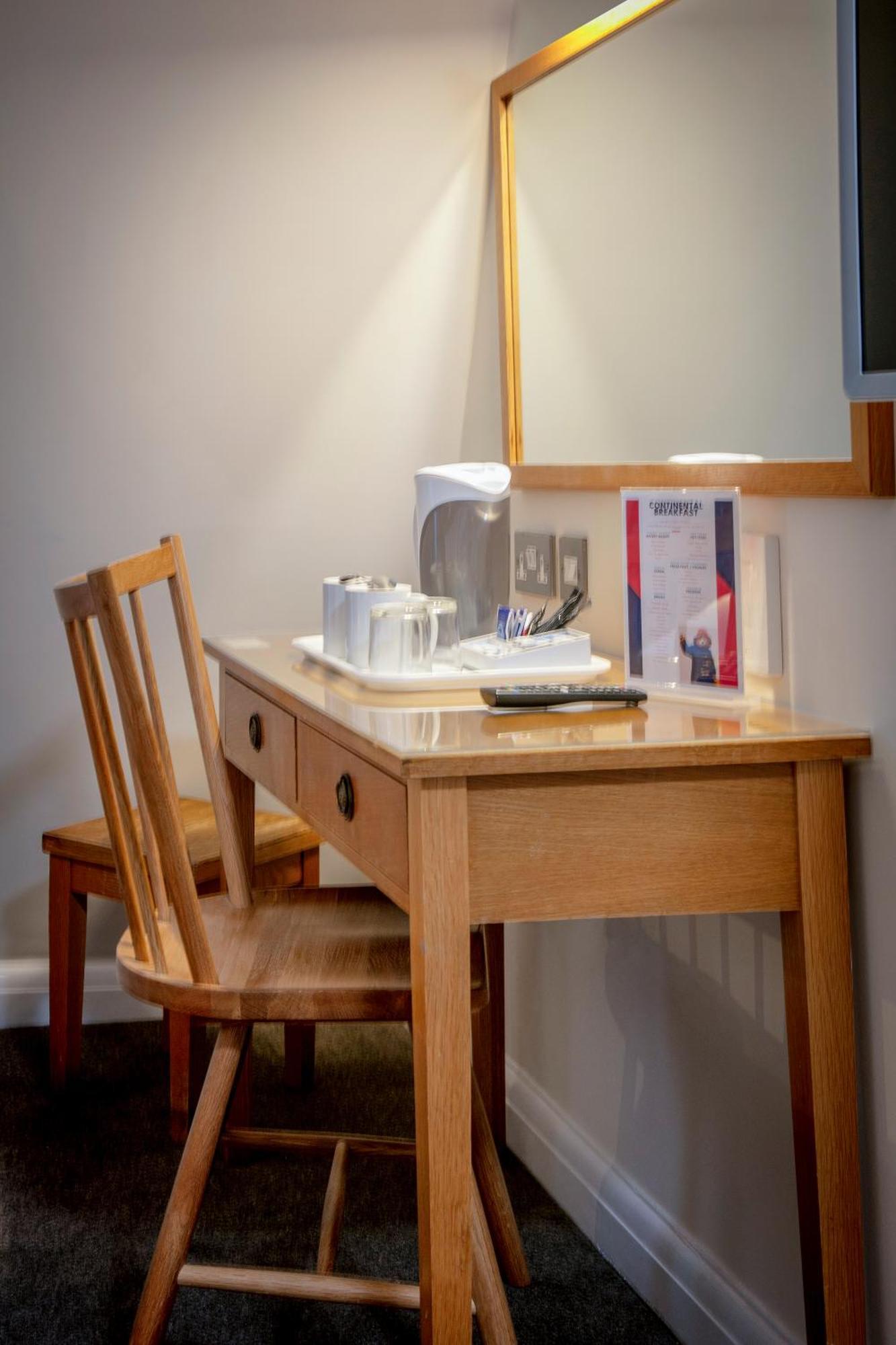 Hotel Queensway Hotel, Sure Collection By Western London