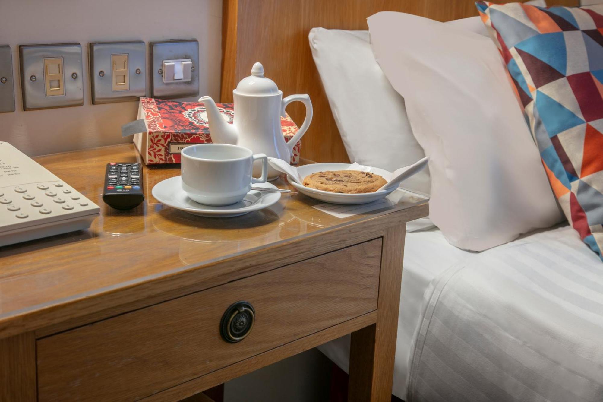 Queensway Hotel, Sure Collection By Western Hotel 3*