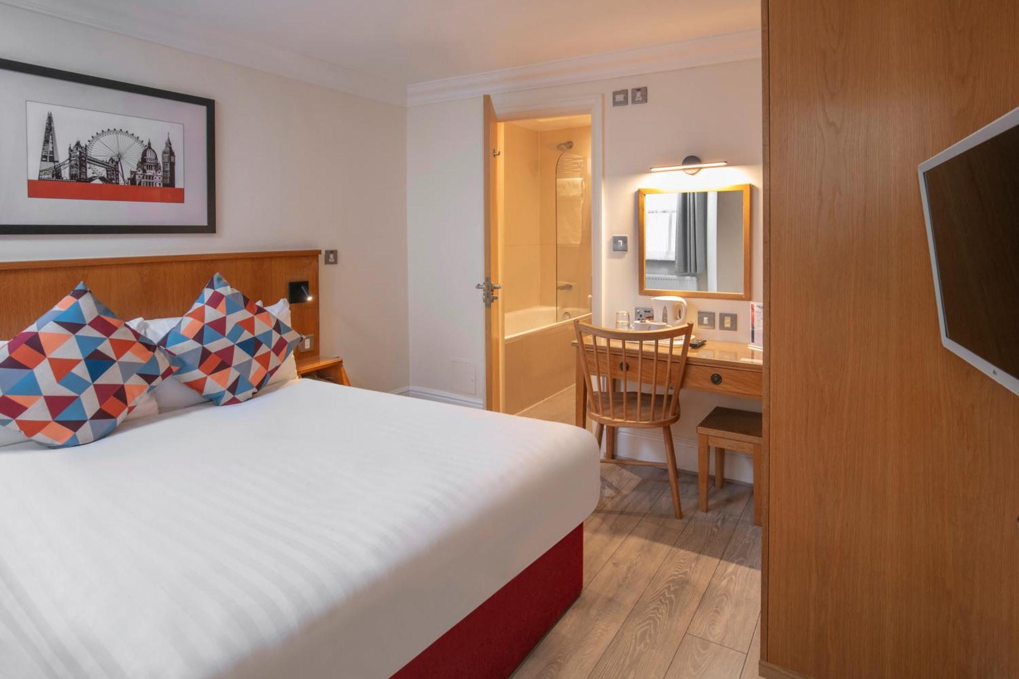 Queensway Hotel, Sure Collection By Western 3*
