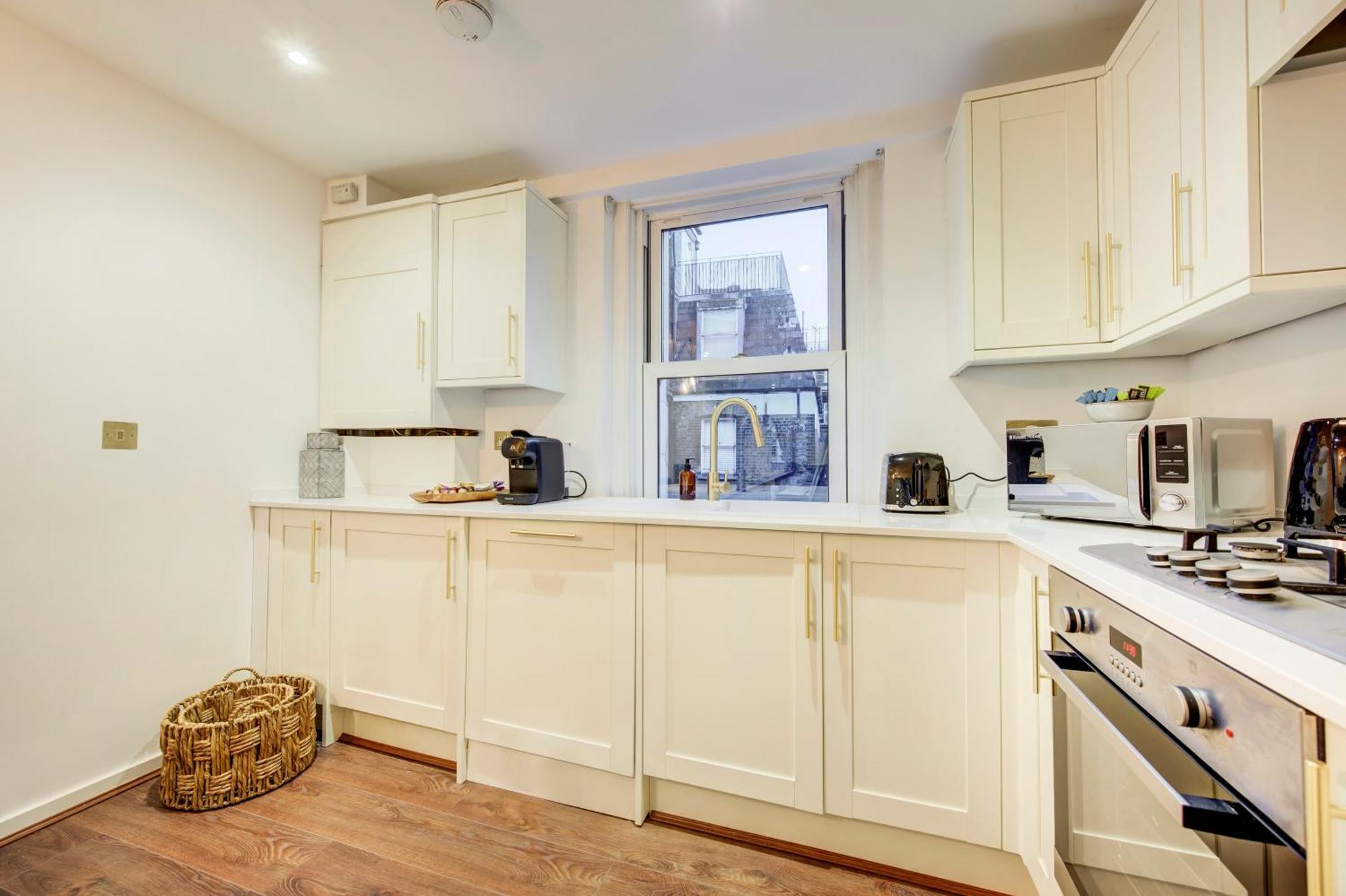 Prime Location Marylebone 4 Bed Designer Flat * Londen