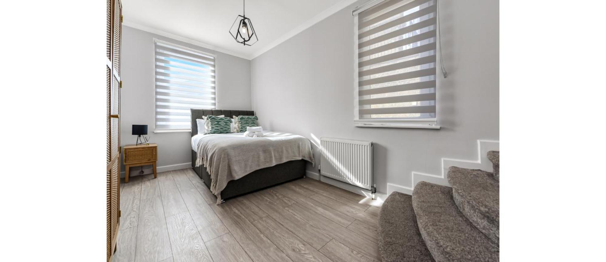 2-bedroom Thameside Getaway Londen
