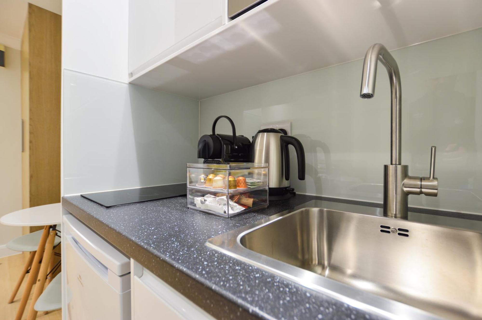 Queensborough Terrace Serviced By Concept Apartment *
