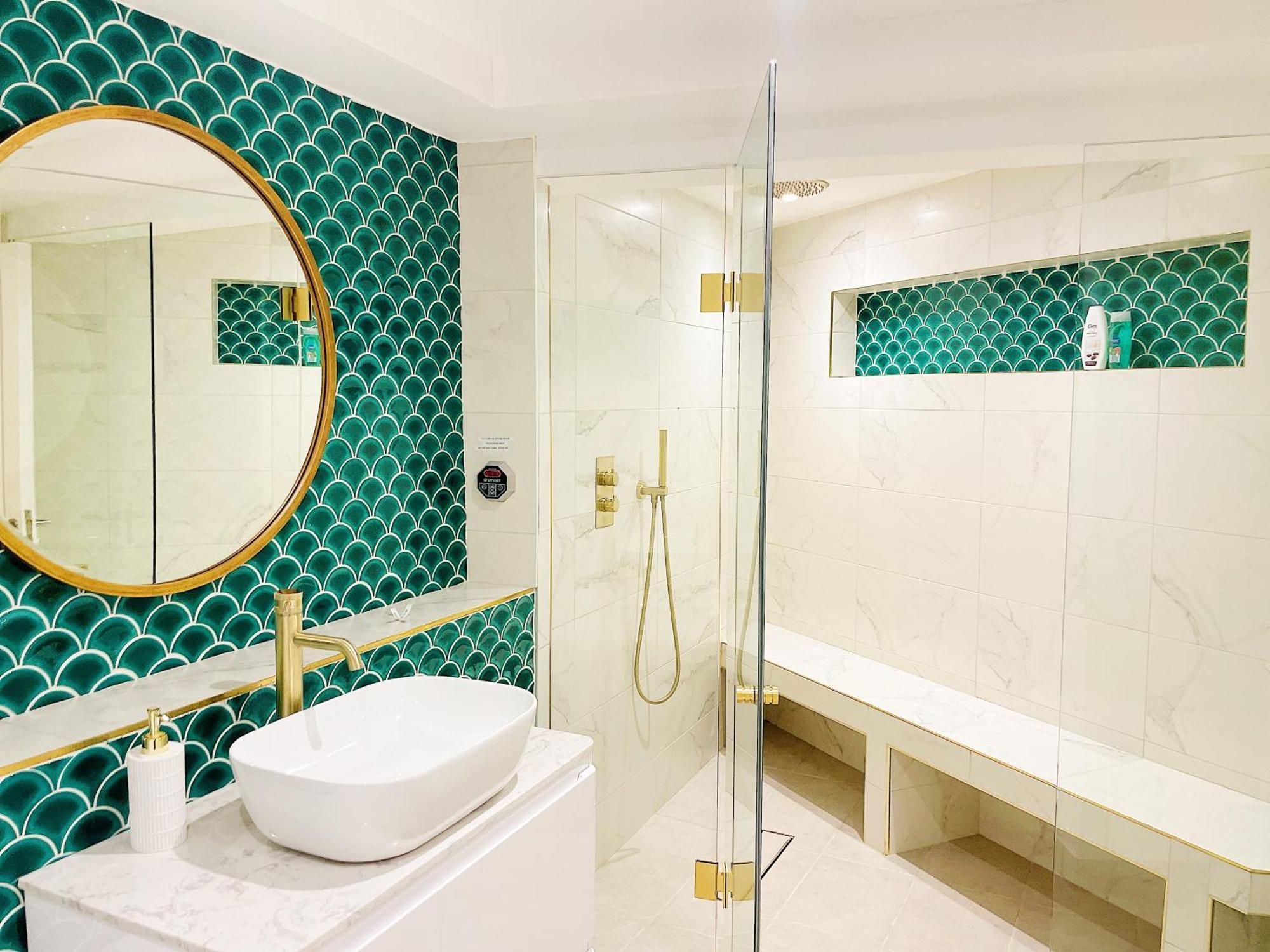 Hidden Retreat With Steam Room, King Bed Near Tube * Londen