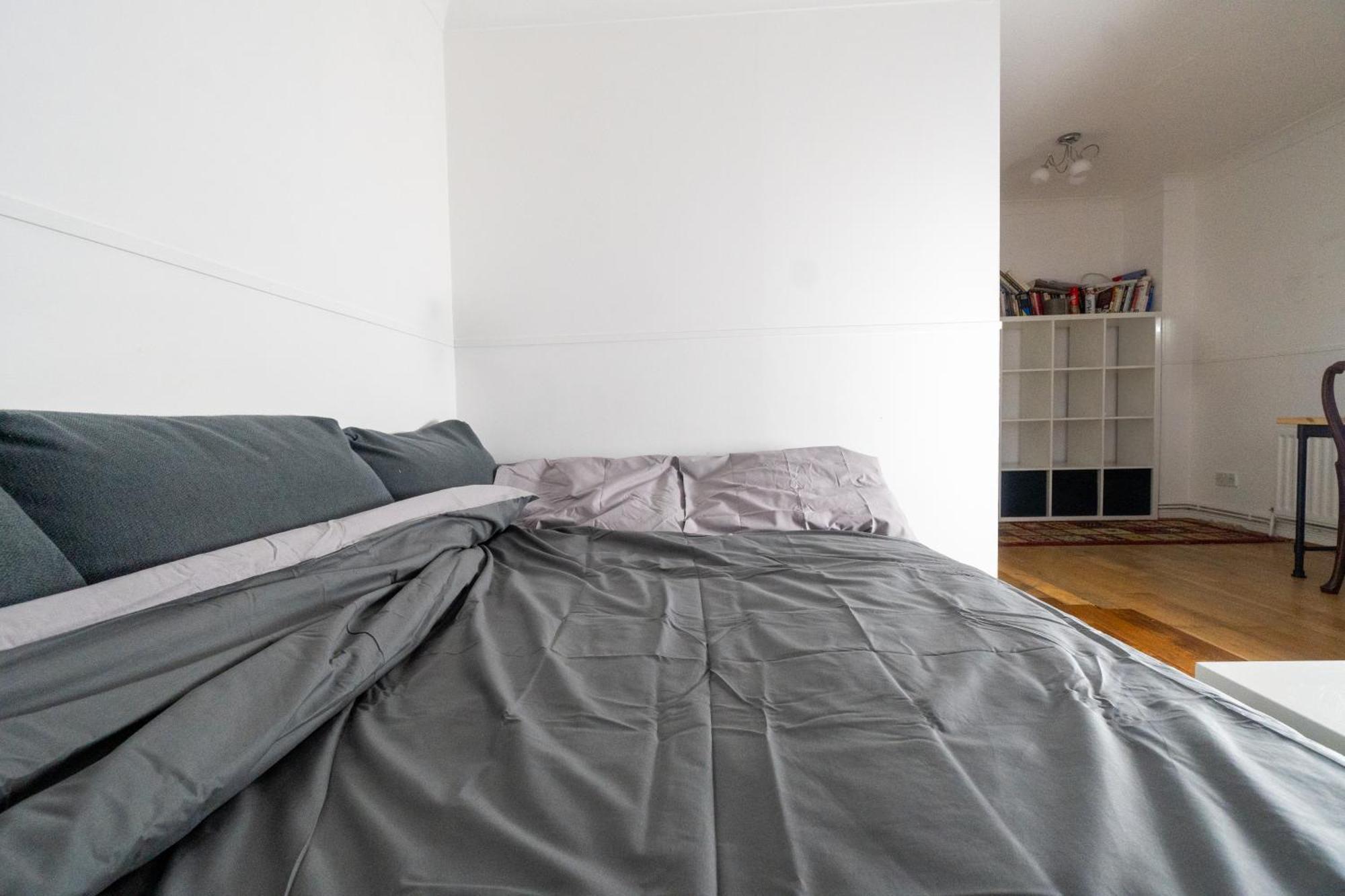 View Private Room, Desk, 1 Gbps Net, Free Parking London