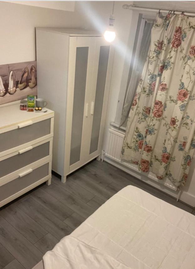 Guest house Cozy 25 Min Liverpool Street London