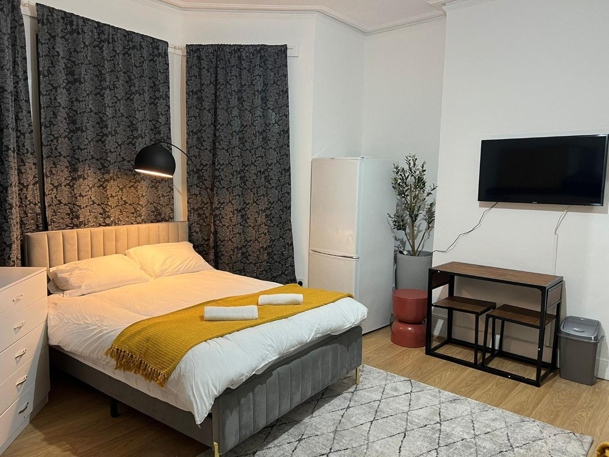 Apartment Sleepover By The Station London