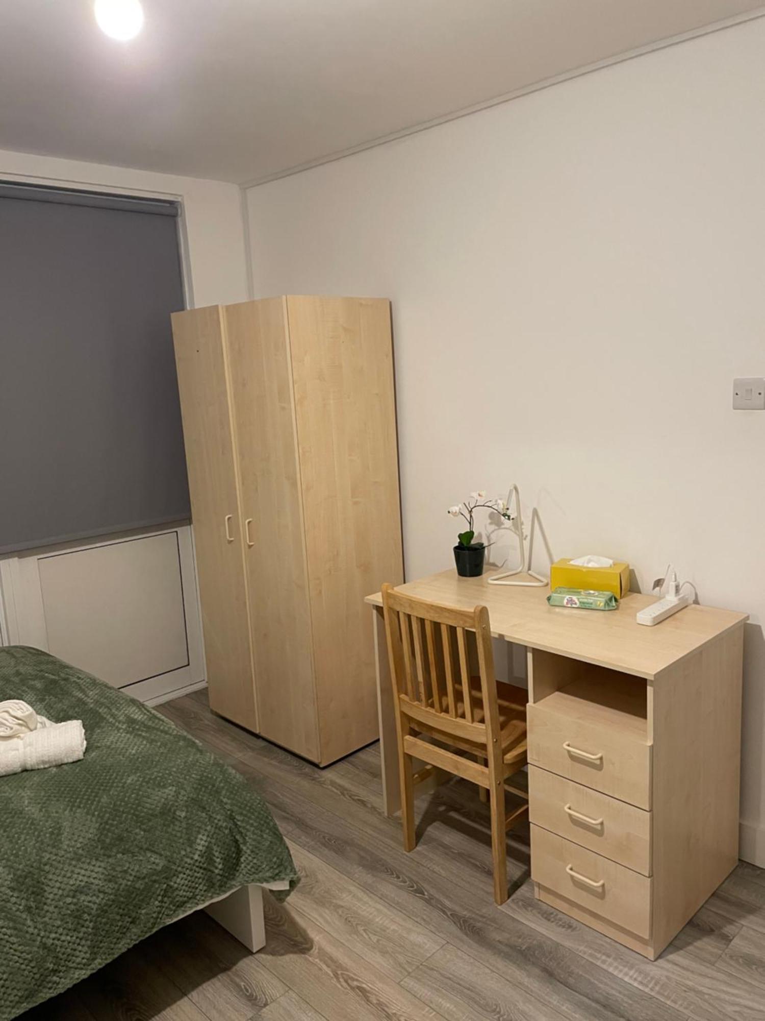Lovely Triple And Quadruple In Euston & Square In Londen